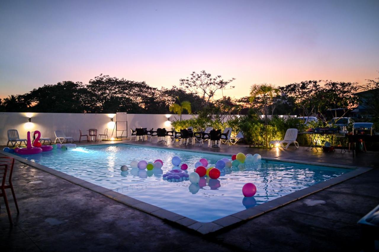 Riverra Inn Langkawi Куах Екстер'єр фото